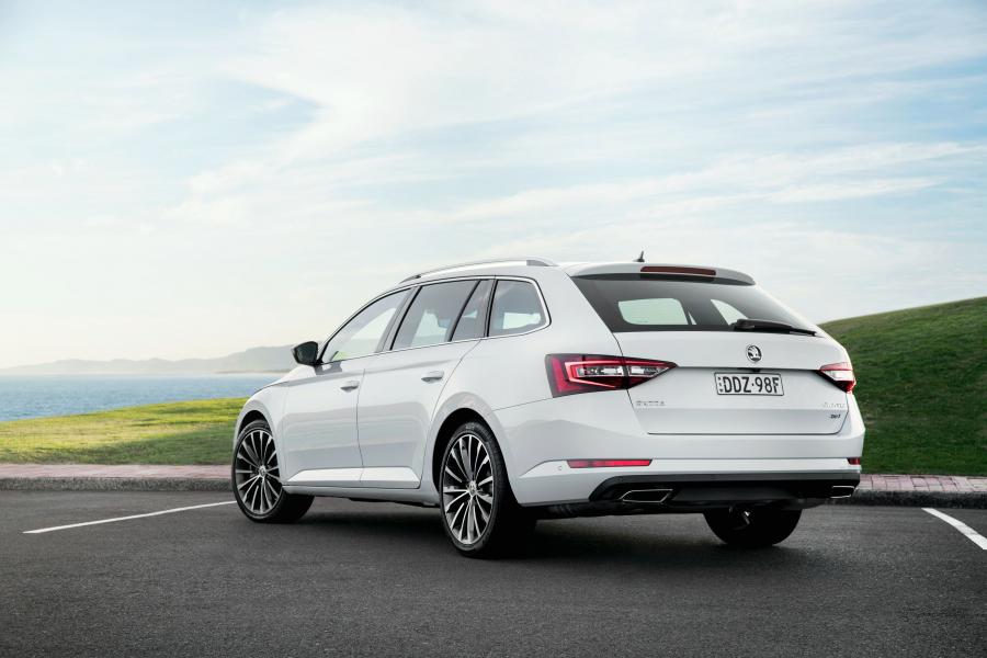  Skoda Superb Wagon 4x4 2016 года  (фото 3 из 13)